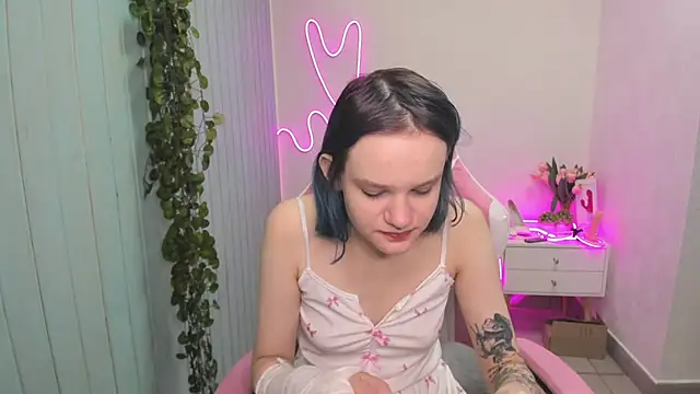 Elieiza xo online show from November 12, 2025, 2:45 am