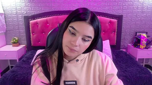 Natalie loffreda online show from February 9, 2026, 3:32 am