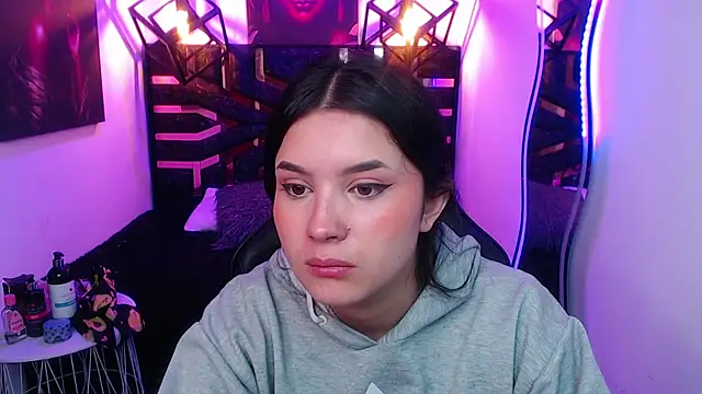 Snapshot of Natalie_loffreda chatting on May 15, 2026, 7:54 pm Natalie loffreda online show from May 15, 2026, 7:54 pm