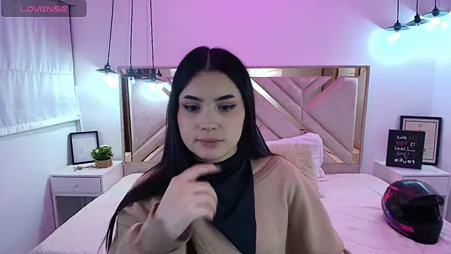 Snapshot of Natalie_loffreda chatting on June 12, 2026, 7:46 pm Natalie loffreda online show from June 12, 2026, 7:46 pm