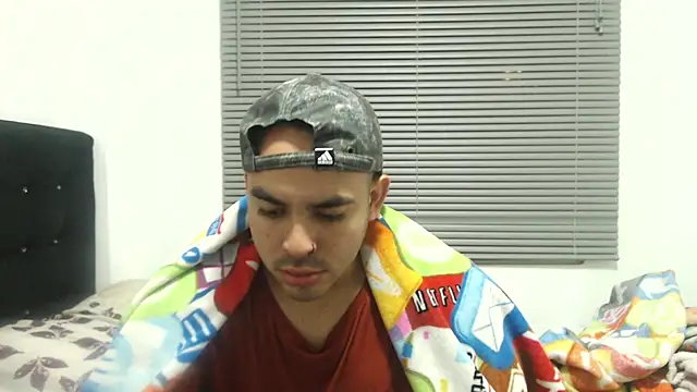 Snapshot of Ana_ThiagoxX chatting on September 22, 2025, 2:35 am Ana ThiagoxX online show from September 22, 2025, 2:35 am