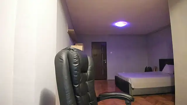 Snapshot of Ella_sweety00 chatting on November 28, 2025, 5:26 pm Ella sweety00 online show from November 28, 2025, 5:26 pm