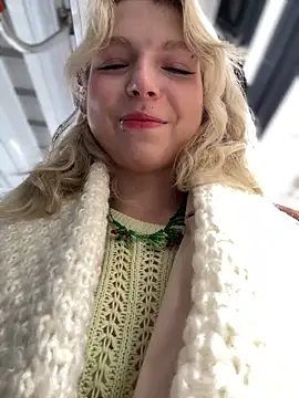 EveLittleSinner online show from September 20, 2025, 9:21 am