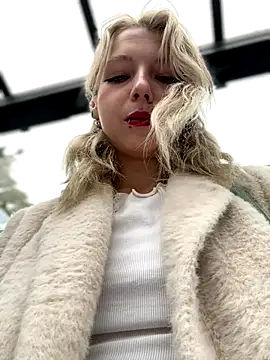 EveLittleSinner online show from October 10, 2025, 10:14 am