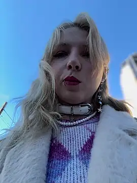 EveLittleSinner online show from October 17, 2025, 9:45 am