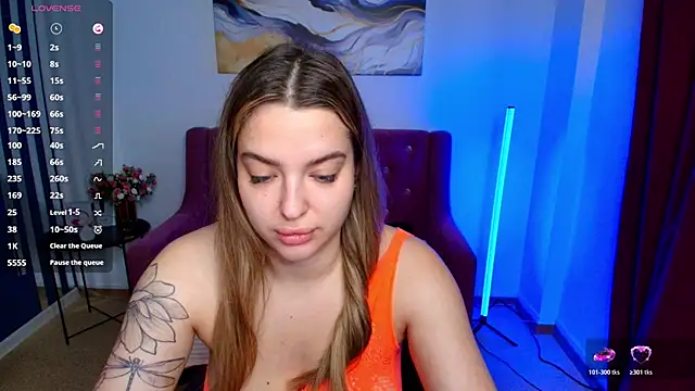 Snapshot of Emma__Ross chatting on June 2, 2026, 2:13 am Emma Ross online show from June 2, 2026, 2:13 am