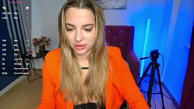 Snapshot of Emma__Ross chatting on June 22, 2026, 2:02 am Emma Ross online show from June 22, 2026, 2:02 am