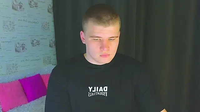 kittenmurr online show from September 24, 2025, 6:44 pm