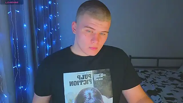 kittenmurr online show from December 2, 2025, 3:51 pm