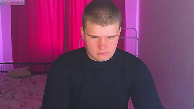 kittenmurr online show from April 14, 2026, 10:32 am