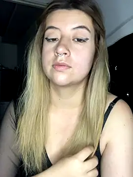 Snapshot of Blair_Bunnyy chatting on November 12, 2025, 9:21 am Blair Bunnyy online show from November 12, 2025, 9:21 am