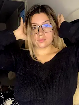 Snapshot of Blair_Bunnyy chatting on November 25, 2025, 1:05 am Blair Bunnyy online show from November 25, 2025, 1:05 am