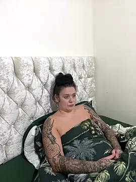 Charsworld online show from December 22, 2025, 9:39 am