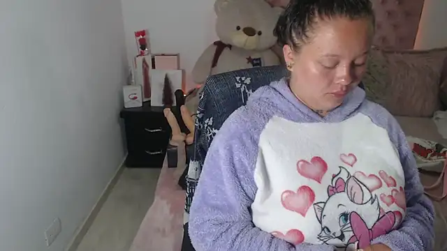 patty squirt  online show from October 8, 2025, 2:09 am