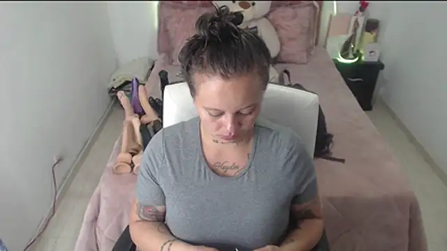 Snapshot of patty_squirt_ chatting on July 11, 2026, 12:19 pm patty squirt online show from July 11, 2026, 12:19 pm