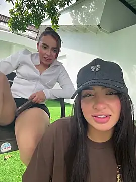 Snapshot of jenn_fit chatting on January 18, 2026, 2:43 pm jenn fit online show from January 18, 2026, 2:43 pm