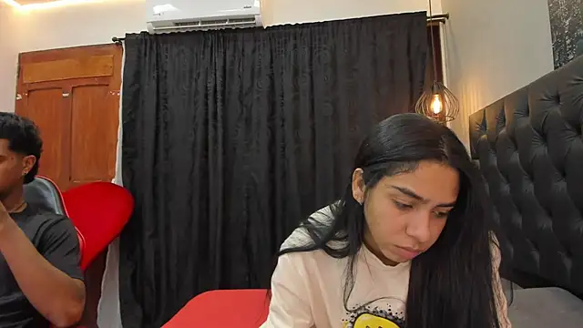 Snapshot of violet_and_myers chatting on November 22, 2025, 11:42 am violet and myers online show from November 22, 2025, 11:42 am