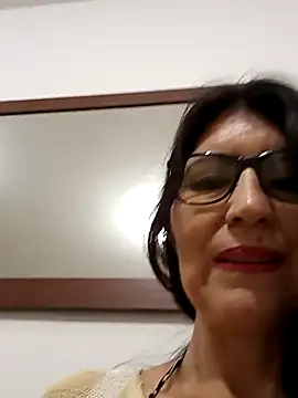 Snapshot of swity_foster chatting on October 21, 2025, 12:28 pm swity foster online show from October 21, 2025, 12:28 pm