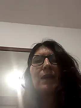 Snapshot of swity_foster chatting on October 27, 2025, 9:24 am swity foster online show from October 27, 2025, 9:24 am