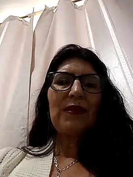 Snapshot of swity_foster chatting on October 28, 2025, 1:03 pm swity foster online show from October 28, 2025, 1:03 pm