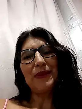 Snapshot of swity_foster chatting on November 3, 2025, 10:27 am swity foster online show from November 3, 2025, 10:27 am