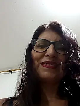 Snapshot of swity_foster chatting on November 12, 2025, 12:55 am swity foster online show from November 12, 2025, 12:55 am