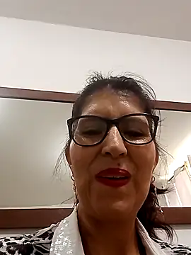 Snapshot of swity_foster chatting on December 5, 2025, 3:20 pm swity foster online show from December 5, 2025, 3:20 pm