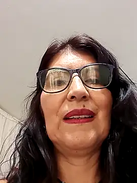 Snapshot of swity_foster chatting on December 15, 2025, 12:31 pm swity foster online show from December 15, 2025, 12:31 pm