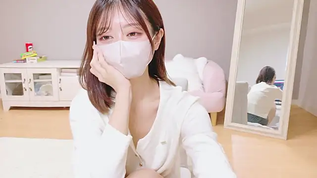 Snapshot of Yuna-ch chatting on December 3, 2025, 3:32 pm Yuna-ch online show from December 3, 2025, 3:32 pm