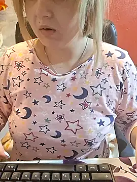 qSensi online show from November 28, 2025, 10:12 pm