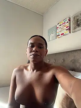 Snapshot of Ashleyroberst chatting on July 2, 2026, 1:39 pm Ashleyroberst online show from July 2, 2026, 1:39 pm