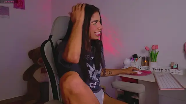 BrunetteAdams001 online show from January 9, 2026, 3:09 am