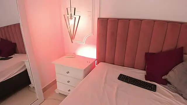 Snapshot of Tessa_Sinclaire chatting on June 3, 2026, 8:25 pm Tessa Sinclaire online show from June 3, 2026, 8:25 pm