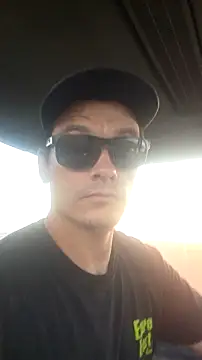 Snapshot of twistafatpipe chatting on September 29, 2025, 11:31 pm twistafatpipe online show from September 29, 2025, 11:31 pm