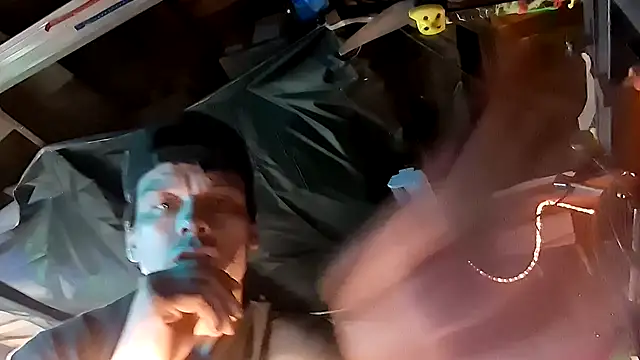 Snapshot of twistafatpipe chatting on September 30, 2025, 11:37 am twistafatpipe online show from September 30, 2025, 11:37 am