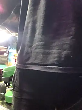 Snapshot of twistafatpipe chatting on October 6, 2025, 11:07 am twistafatpipe online show from October 6, 2025, 11:07 am