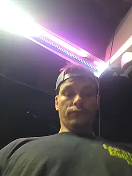 Snapshot of twistafatpipe chatting on October 15, 2025, 12:22 am twistafatpipe online show from October 15, 2025, 12:22 am