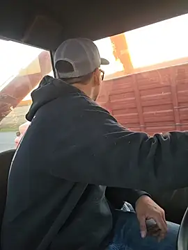 Snapshot of twistafatpipe chatting on October 23, 2025, 10:52 pm twistafatpipe online show from October 23, 2025, 10:52 pm