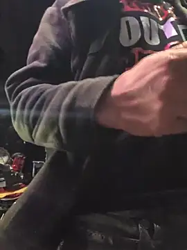 Snapshot of twistafatpipe chatting on November 1, 2025, 7:49 pm twistafatpipe online show from November 1, 2025, 7:49 pm