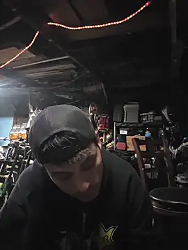 Snapshot of twistafatpipe chatting on November 8, 2025, 6:29 pm twistafatpipe online show from November 8, 2025, 6:29 pm