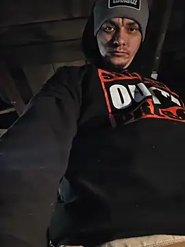 Snapshot of twistafatpipe chatting on November 17, 2025, 10:21 am twistafatpipe online show from November 17, 2025, 10:21 am