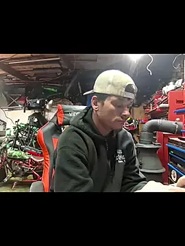 Snapshot of twistafatpipe chatting on November 26, 2025, 3:07 am twistafatpipe online show from November 26, 2025, 3:07 am