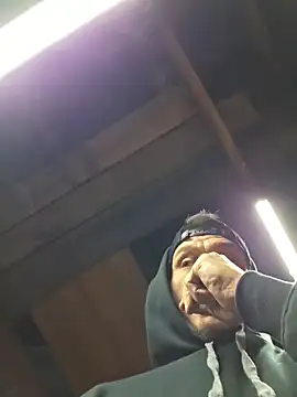 Snapshot of twistafatpipe chatting on December 3, 2025, 6:21 am twistafatpipe online show from December 3, 2025, 6:21 am