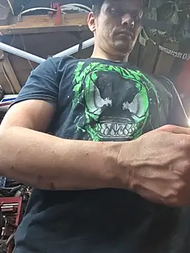twistafatpipe online show from April 27, 2026, 5:05 am
