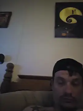 Snapshot of twistafatpipe chatting on June 11, 2026, 12:32 am twistafatpipe online show from June 11, 2026, 12:32 am
