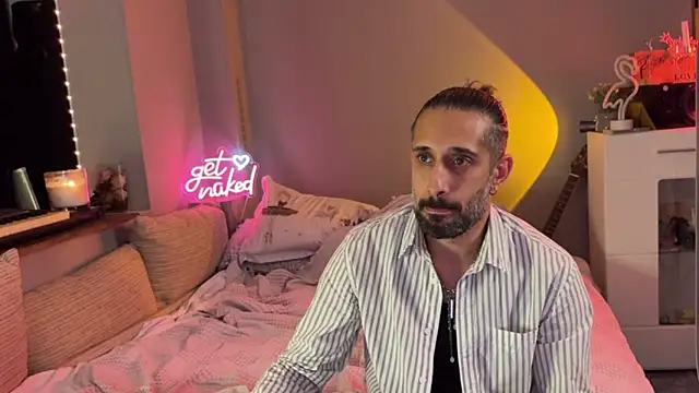 Secret Lovers1 online show from May 2, 2026, 7:19 pm