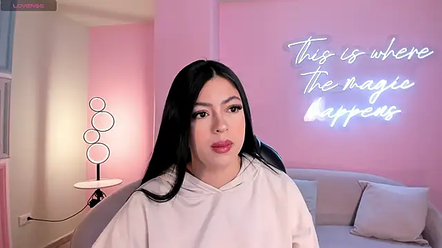 NataliaGaret online show from December 18, 2025, 2:06 am