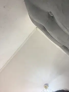 Fenellafiorella online show from April 23, 2026, 6:58 am