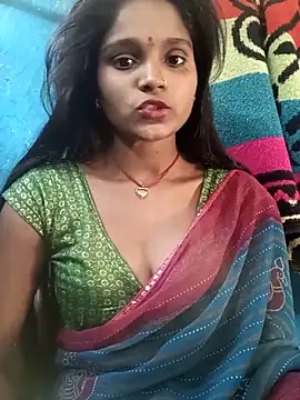 Snapshot of Harini_Gautam chatting on November 18, 2025, 6:40 am Harini Gautam online show from November 18, 2025, 6:40 am