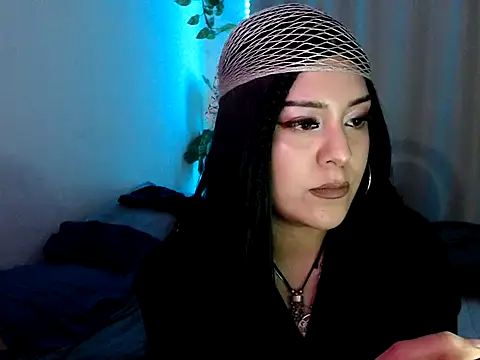 Snapshot of bluegoddessstoned chatting on October 4, 2025, 2:20 am bluegoddessstoned online show from October 4, 2025, 2:20 am